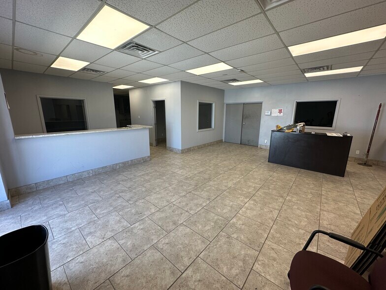 More Photos Of 1207 S County Road West, Odessa Warehouse For Lease