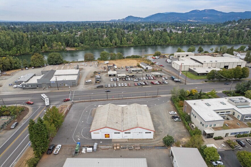 More Photos Of 3521 Franklin Blvd, Eugene Auto Dealership For Sale
