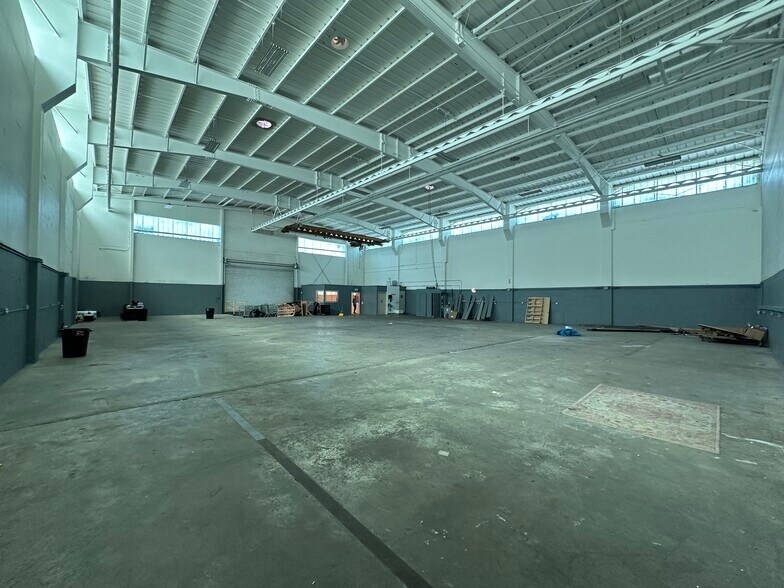 More Photos Of 1433 Yosemite Ave & 1430 Armstrong Ave, San Francisco Manufacturing For Lease