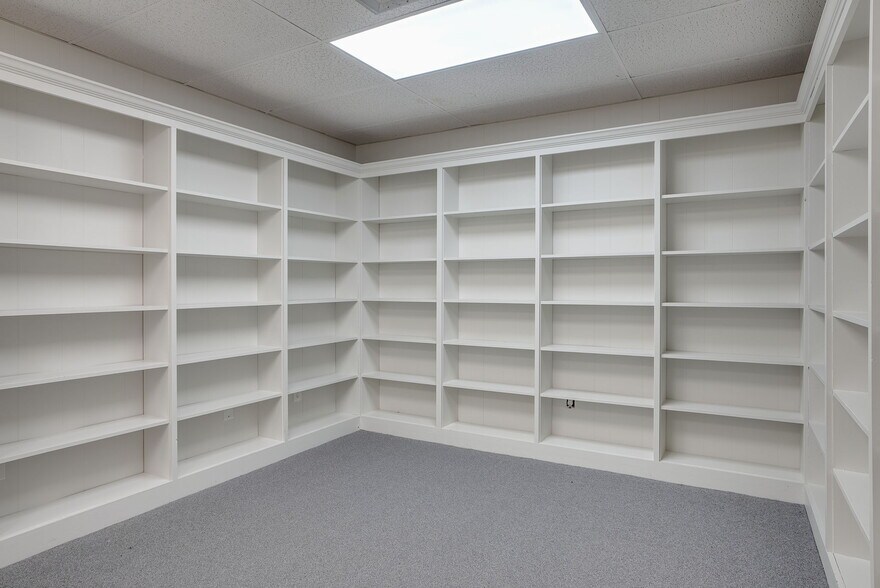 More Photos Of 38-40 Market St, Amesbury Office Residential For Sale