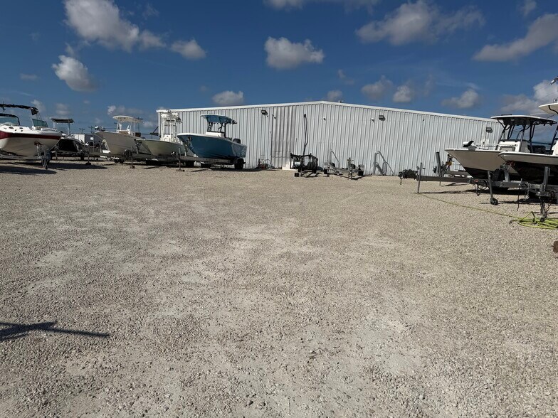 More Photos Of 1215 SE 10th St, Cape Coral Warehouse For Sale