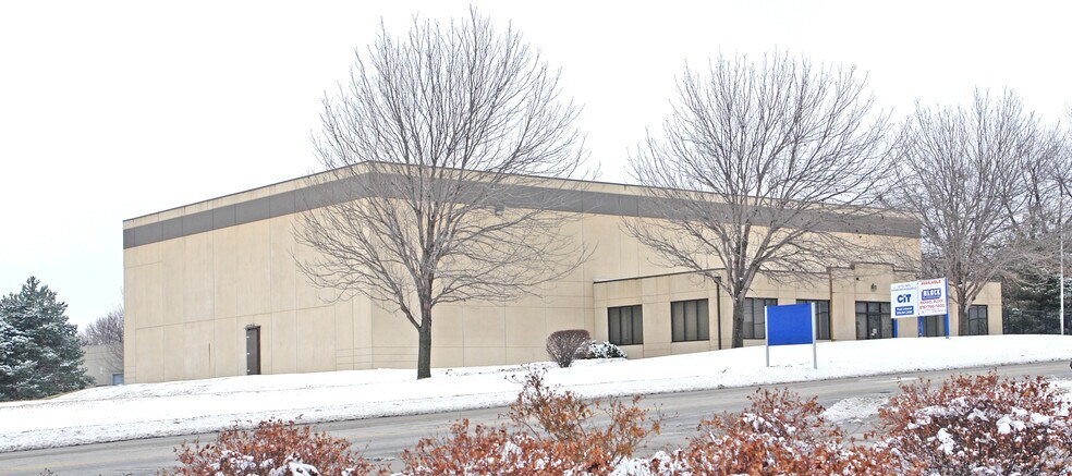 More Photos Of 7800 Nieman Rd, Lenexa Warehouse For Sale