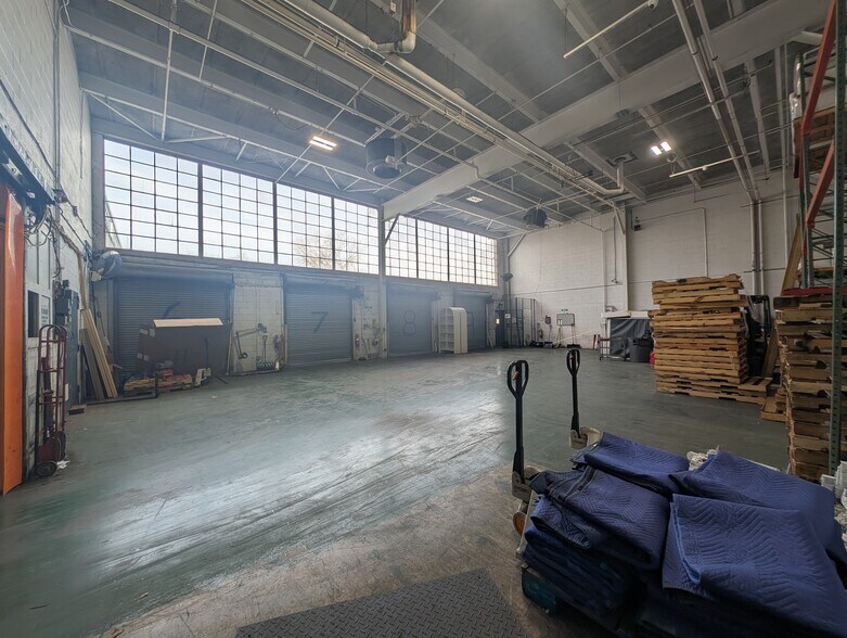 More Photos Of 1 Pond Rd, Rockleigh Warehouse For Lease