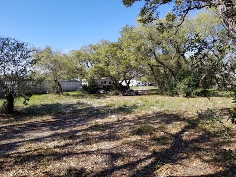 More Photos Of 801 W Market St, Rockport Specialty For Sale