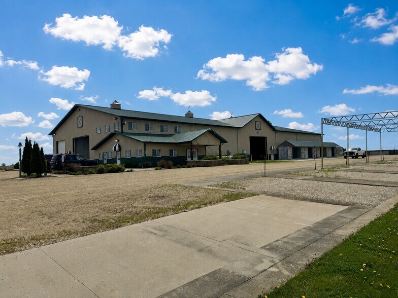 More Photos Of 5681 White Willow Rd, Minooka Specialty For Sale
