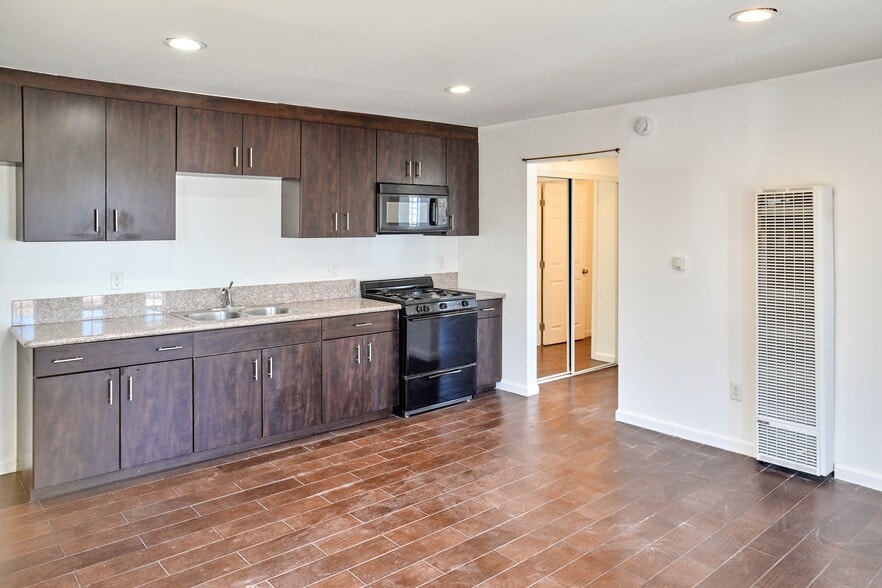 More Photos Of 11500-11512 S Vermont Ave, Los Angeles Medical For Sale