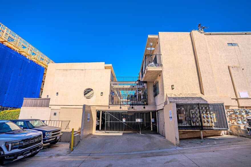 More Photos Of 3013 C St, San Diego Apartments For Sale