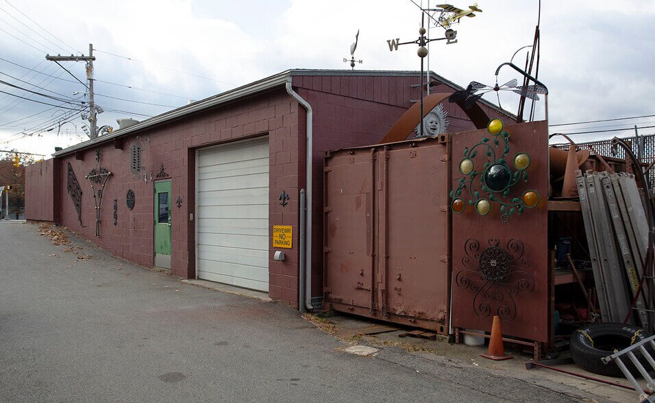 Primary Photo Of 2 Loring Street, Hudson Flex For Lease