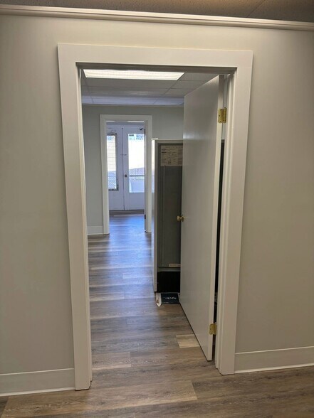 More Photos Of 17 Water St, Milford Office For Lease