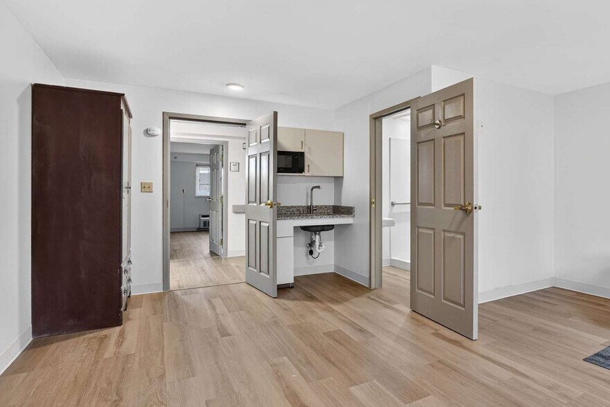 More Photos Of 296 Dinnerbell Rd, Butler Skilled Nursing Facility For Sale