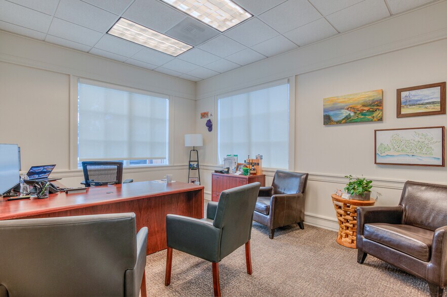 More Photos Of 345 SE 3rd St, Bend Office For Sale