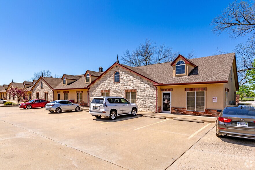 Primary Photo Of 8516 E 101st St, Tulsa Office For Lease