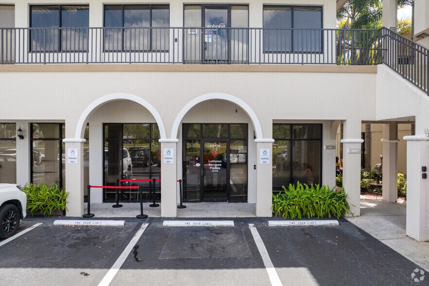 More Photos Of 3850-3860 Colonial Blvd, Fort Myers Medical For Lease