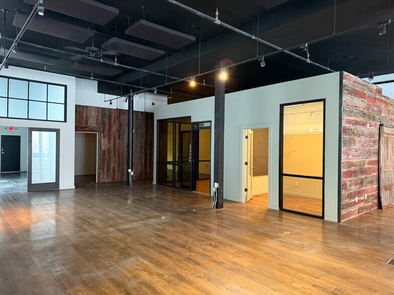 More Photos Of 221 Park Central South, Springfield Storefront Retail Residential For Lease