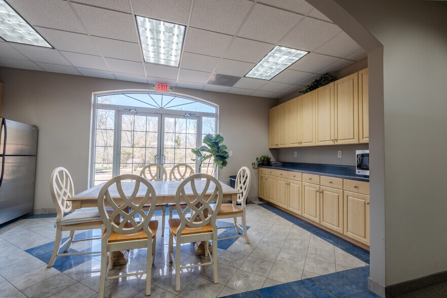 More Photos Of 7261 Burlington Rd, Whitsett Office For Sale