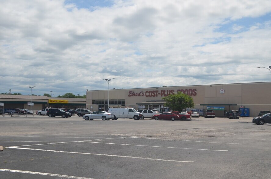 More Photos Of 1502-1540 New York Ave, Arlington Unknown For Lease