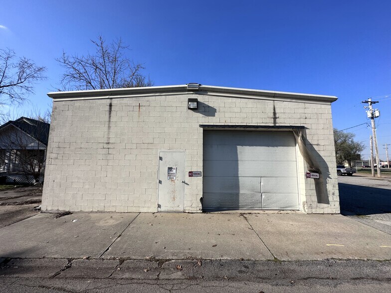 More Photos Of 205 S New Madrid St, Sikeston Light Manufacturing For Sale