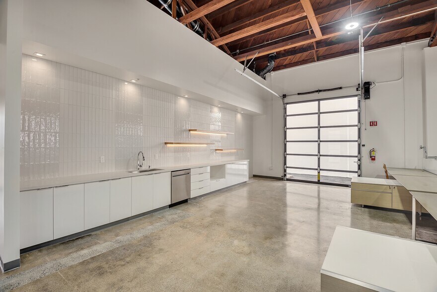 More Photos Of 730 Broadway, Redwood City Research And Development For Lease