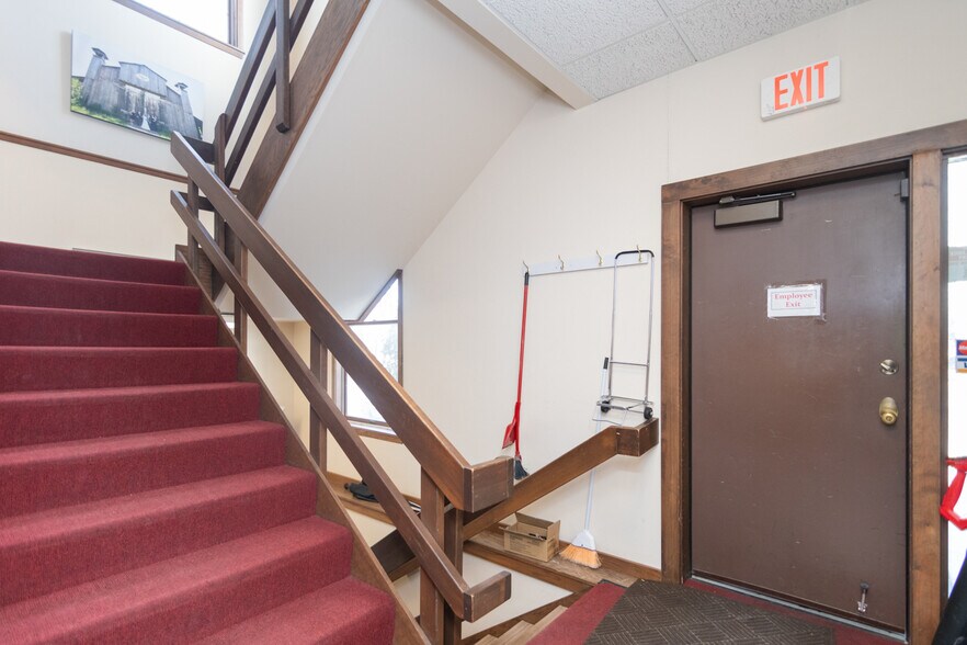 More Photos Of 2415 N Richmond St, Appleton Freestanding For Sale