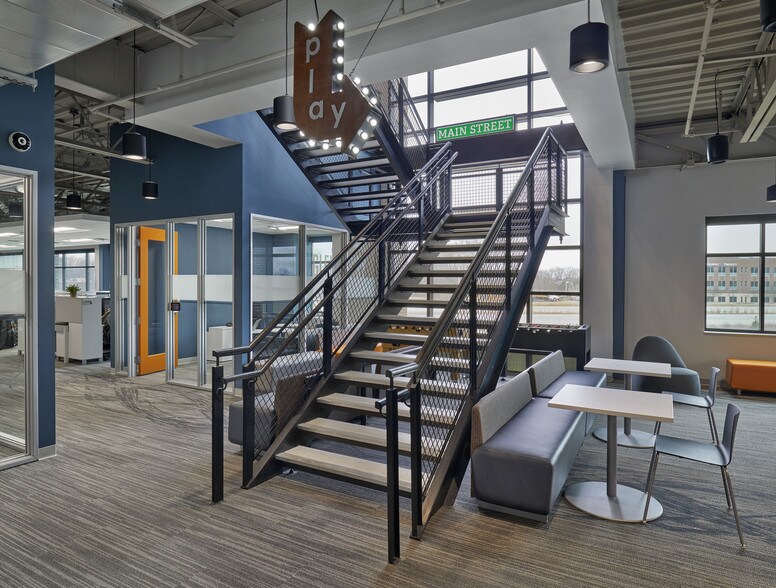 More Photos Of 11939 N Meridian St, Carmel Office For Lease