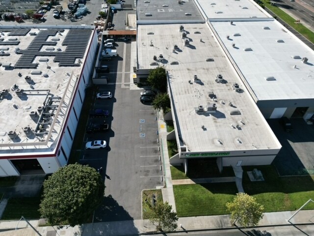 More Photos Of 3700 W Segerstrom Ave, Santa Ana Warehouse For Lease