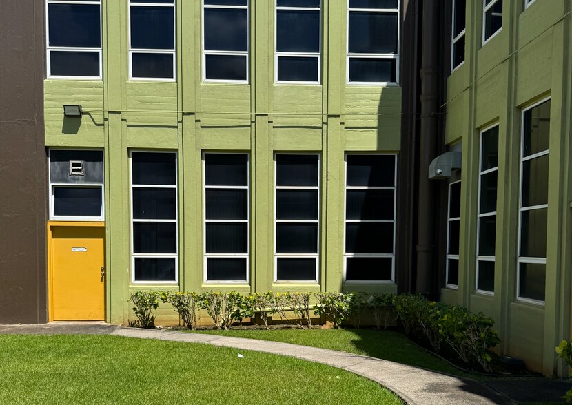 More Photos Of 560 Nimitz Hwy, Honolulu Office For Lease