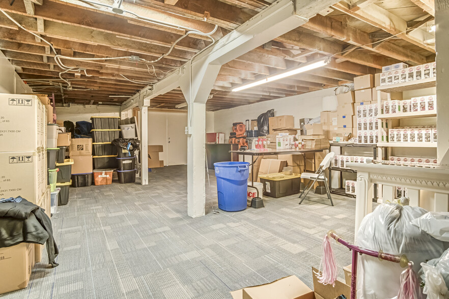 More Photos Of 2912-2916 Foothill Blvd, Ln, La Crescenta Storefront For Sale