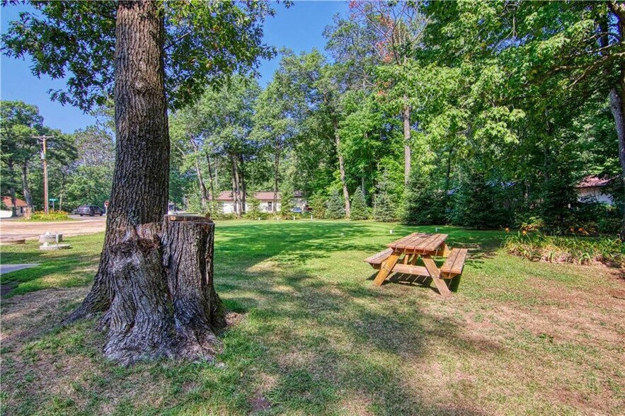 More Photos Of 14392 W County Road K, Hayward Restaurant For Sale