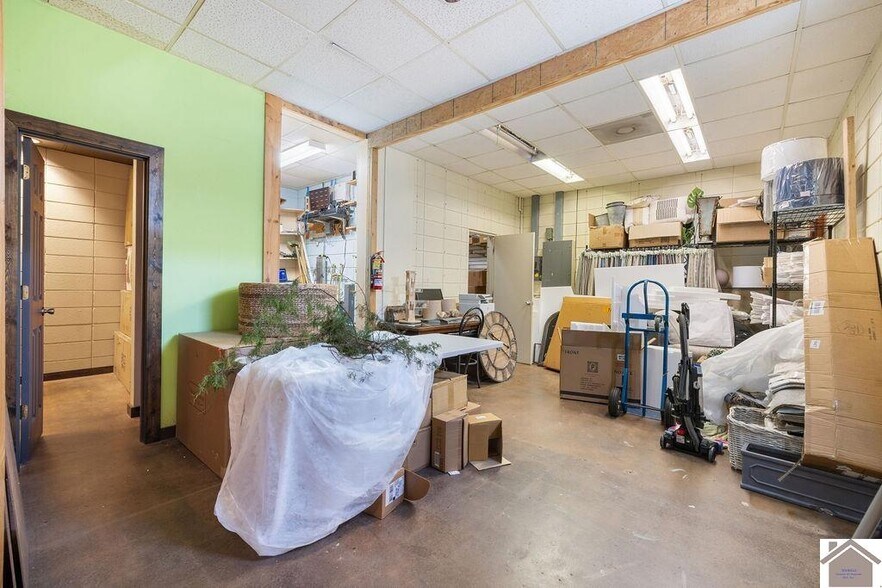More Photos Of 2200 Broadway, Paducah General Retail For Sale