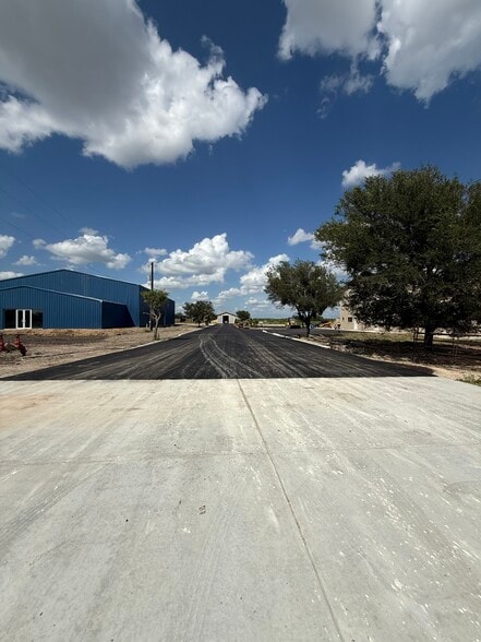 More Photos Of 3391 FM 465, Seguin Warehouse For Lease