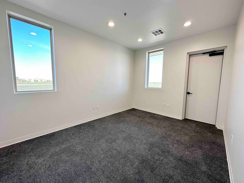 More Photos Of 1400 N Coit Rd, McKinney Medical For Sale