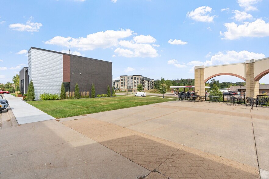 More Photos Of 18389 Orchard Trl, Lakeville Medical For Lease