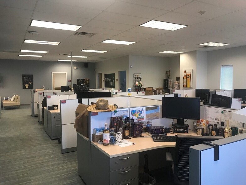 More Photos Of 2704 SE Otis Corley Dr, Bentonville Office For Lease