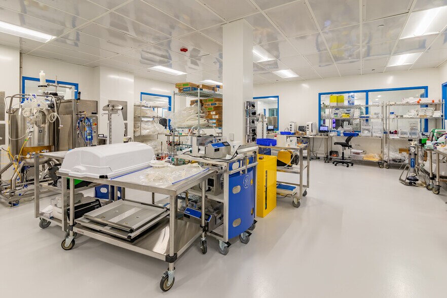 More Photos Of 727 Norristown Rd, Lower Gwynedd Research And Development For Lease