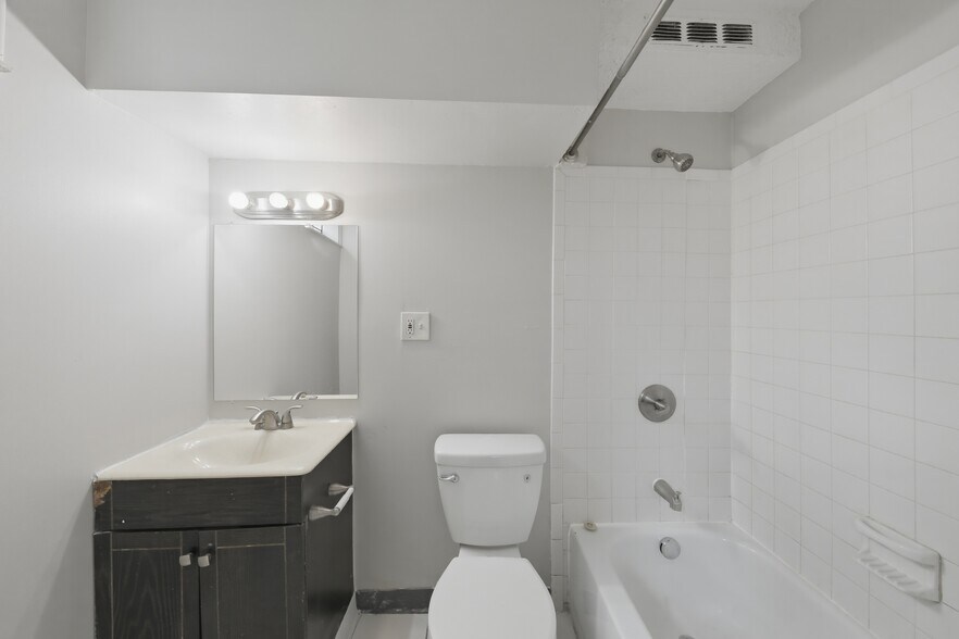 More Photos Of 1209 W Galbraith Rd, Cincinnati Apartments For Sale