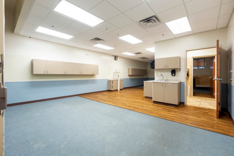 More Photos Of 702 E Grand Ave, Ponca City Office For Sale