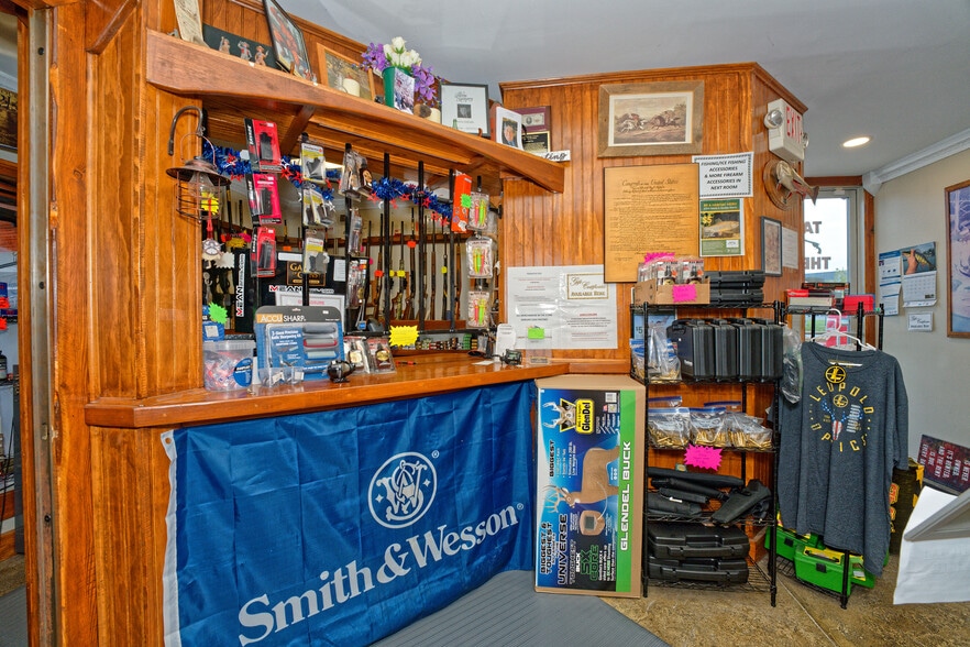 More Photos Of 671 Mariaville Rd, Schenectady Garden Center For Sale