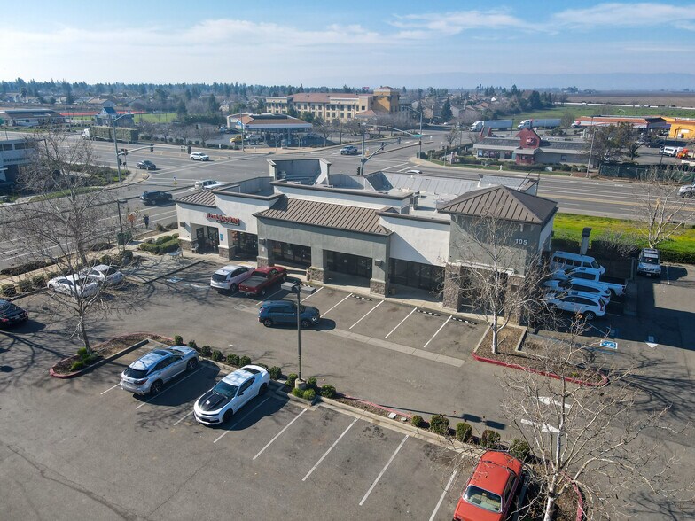 More Photos Of 115 E Dorset Dr, Dixon Freestanding For Lease