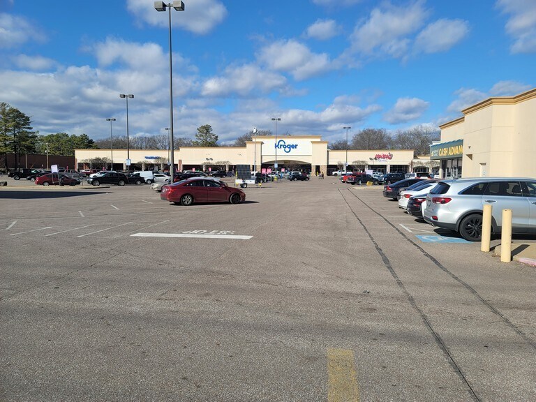 More Photos Of 4264-4320 Summer Ave, Memphis Unknown For Lease