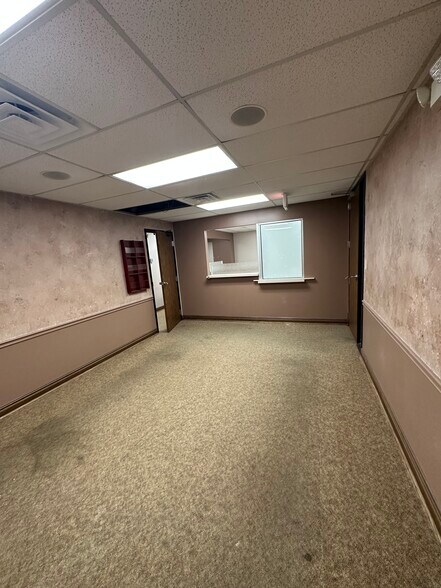 More Photos Of 1515 S Clifton Ave, Wichita Medical For Lease