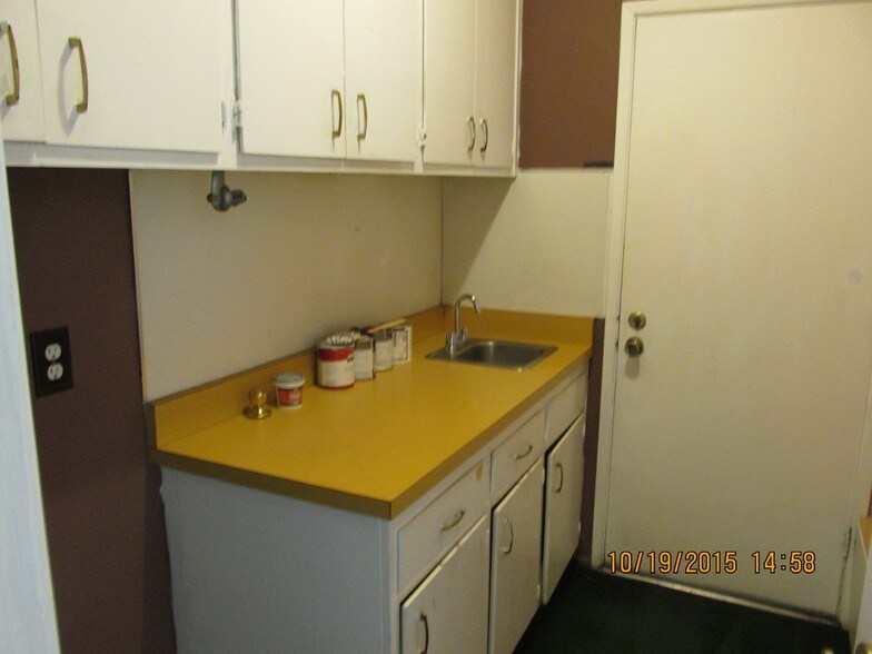 More Photos Of 6617 Madison Ave, Carmichael Office For Lease
