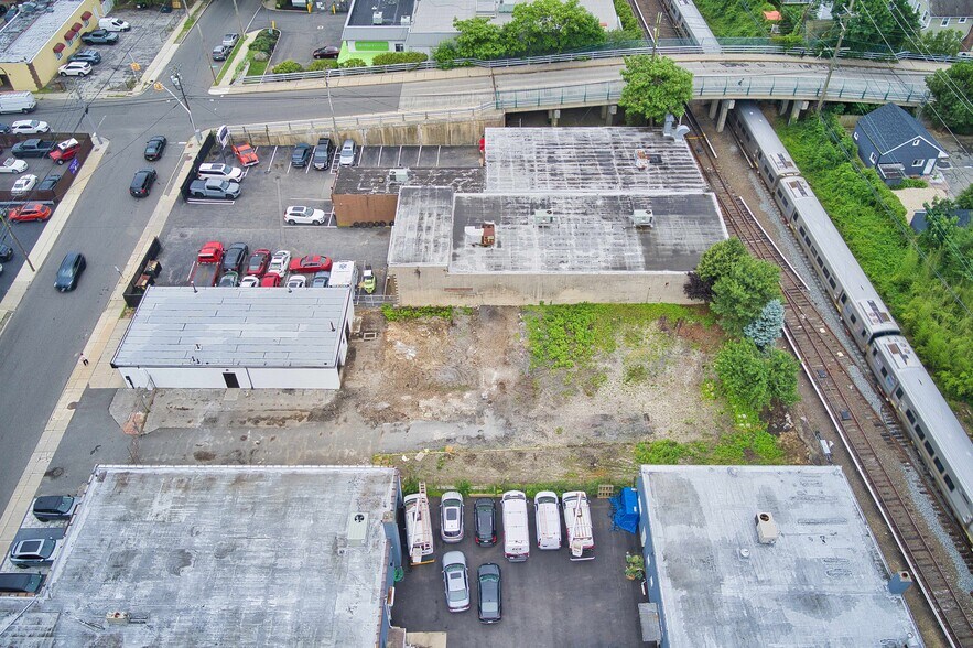 More Photos Of 88 S Bayles Ave, Port Washington General Retail For Sale