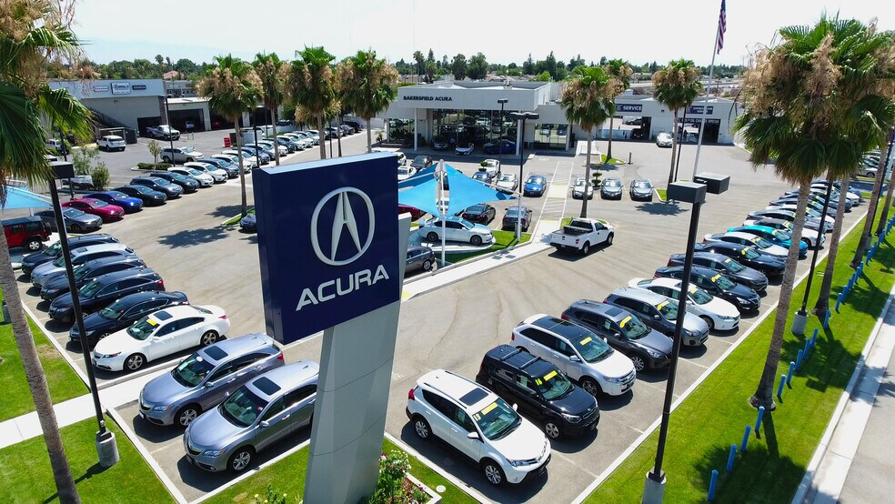 Primary Photo Of 4625 Wible Rd, Bakersfield Auto Dealership For Lease