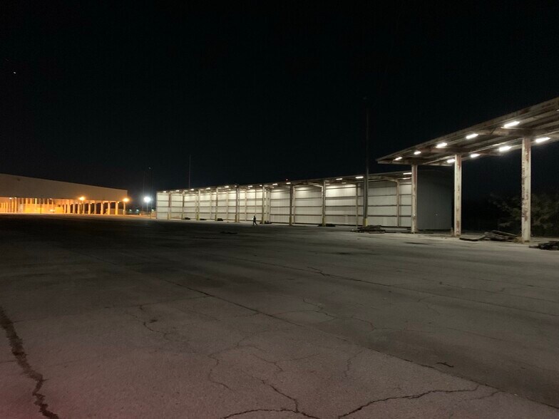 More Photos Of 1523 Midfield Industrial Blvd, Birmingham Distribution For Lease
