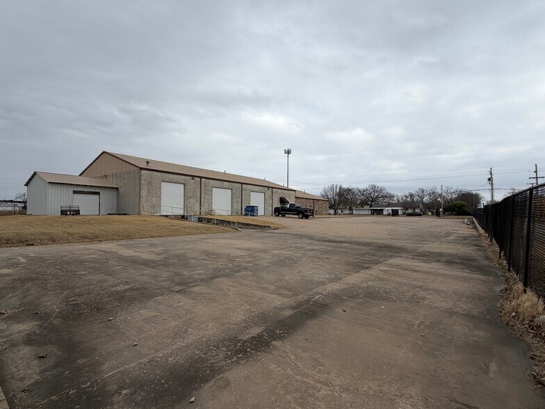 More Photos Of 1116 S 129th East Ave, Tulsa Warehouse For Sale