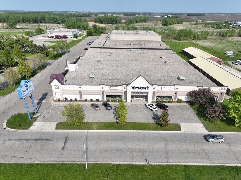 More Photos Of 3901 Abbott Dr, Willmar Freestanding For Sale