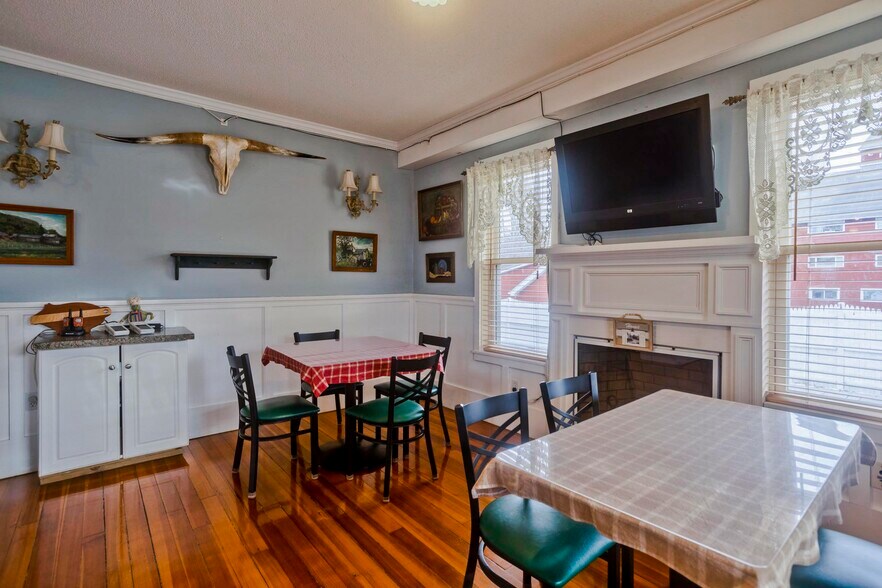 More Photos Of 181 W State St, Granby Storefront Retail Residential For Sale