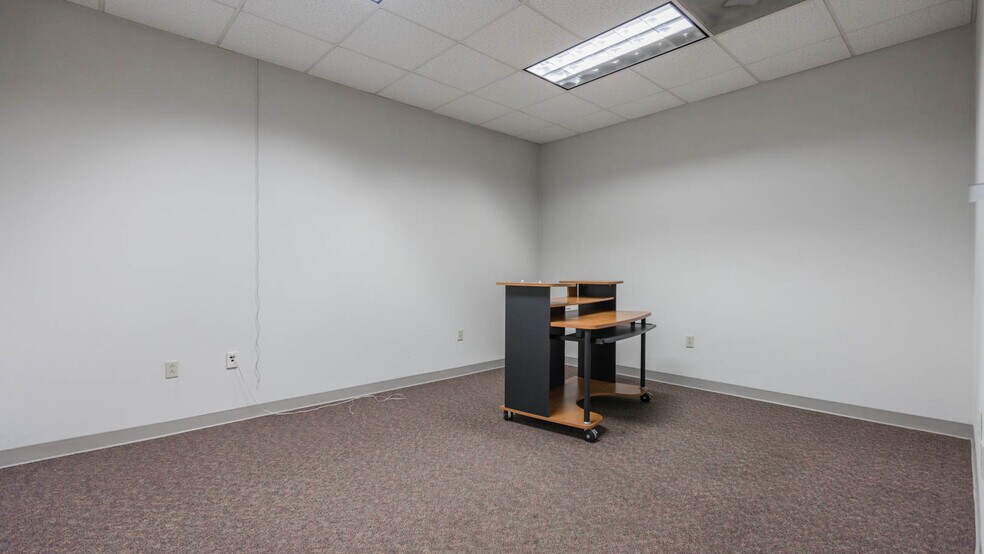 More Photos Of 12927 Plaza Dr, Richmond Light Manufacturing For Lease