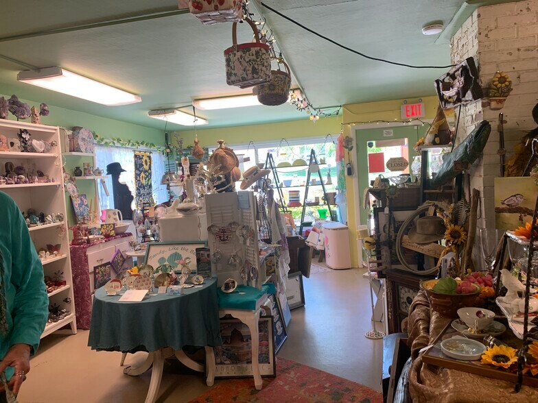 More Photos Of 1120 Main St, Philomath Freestanding For Lease