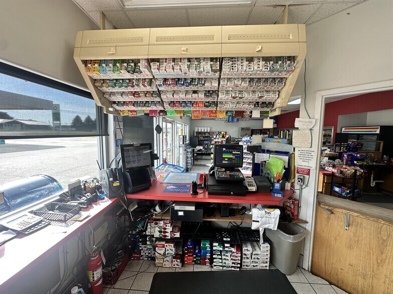 More Photos Of 12180 Center Rd, Durand Service Station For Sale